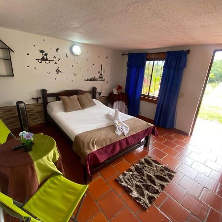 Hotel Campestre La Loma Curití エクステリア 写真