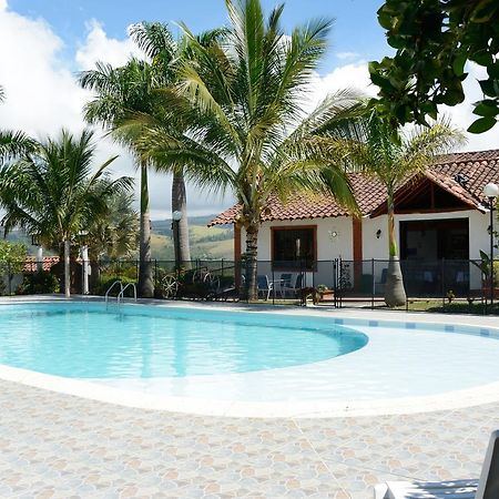 Hotel Campestre La Loma Curití エクステリア 写真