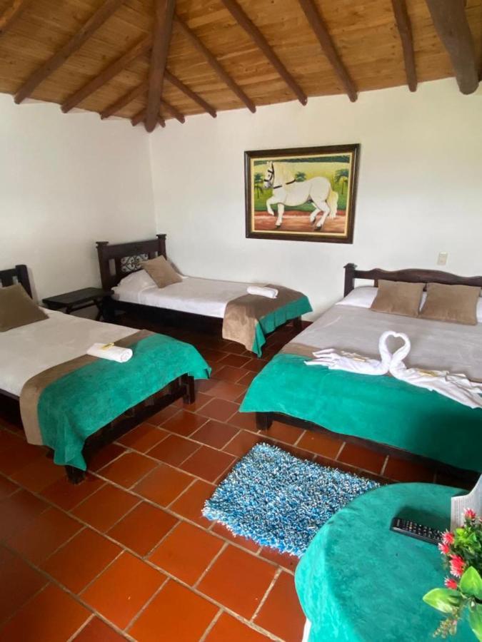 Hotel Campestre La Loma Curití エクステリア 写真