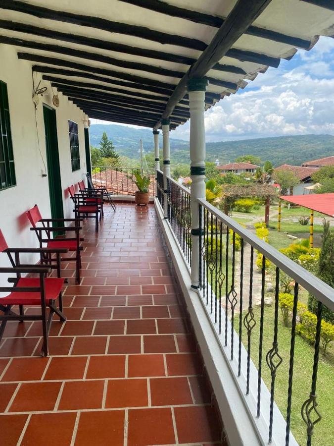 Hotel Campestre La Loma Curití エクステリア 写真