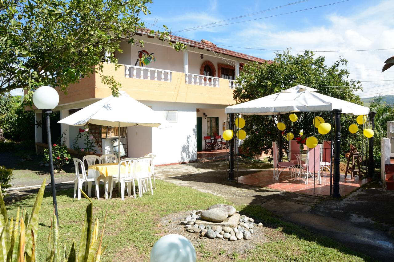 Hotel Campestre La Loma Curití エクステリア 写真